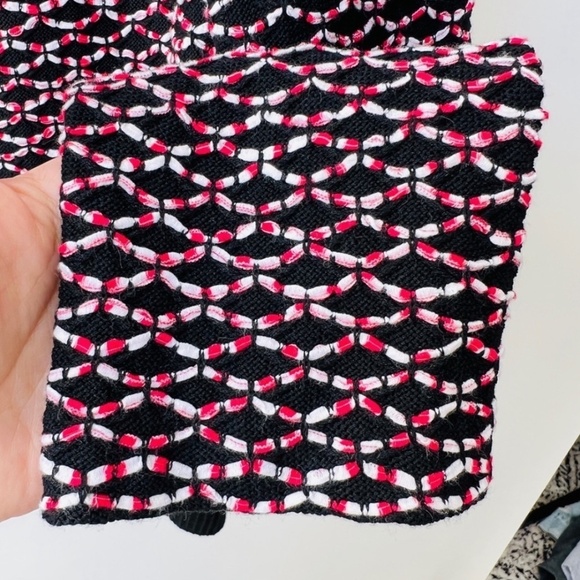 St. John textured Knit jacket, black/red, Size M E26 - Picture 8 of 11